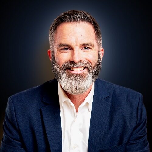 LinkedIn Craig Headshot, Blue – Craig Wigginton